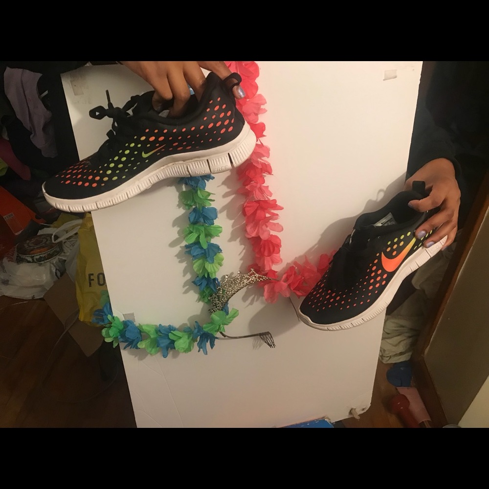 Nike shoes - Picture 4 of 6
